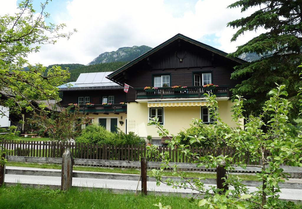 Ferienwohnung Schoenauer Haus im Ennstal Exterior photo